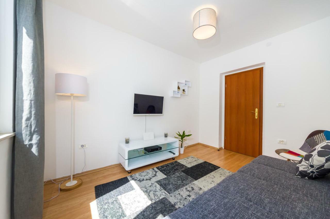 Lara Apartmán